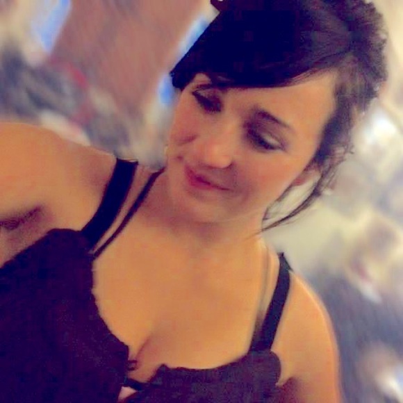 Meet your Posher, Kelsey - Picture 1 of 1